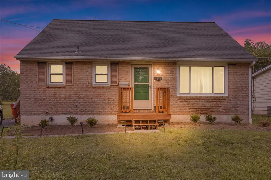 1013 Glasgow St, Pottstown, PA 19464 - #3