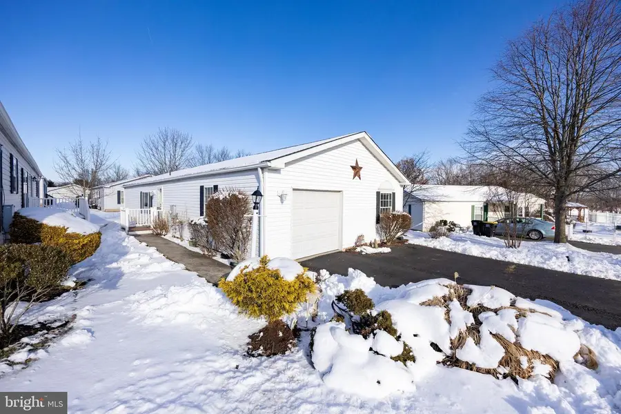 104 Lilac Pl, Royersford, PA 19468 - #2