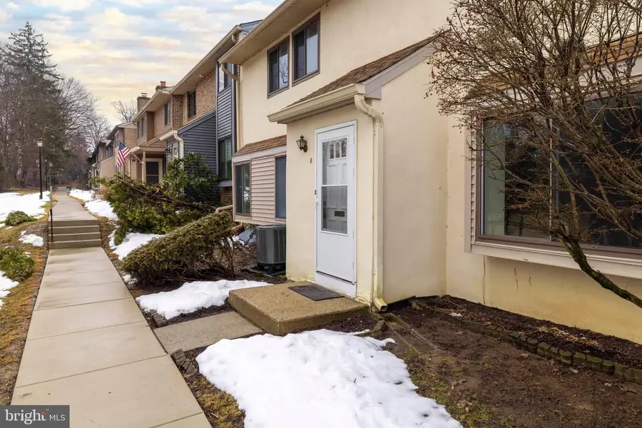 22 Fitzwatertown Rd #unit C-8, Willow Grove, PA 19090 - #2