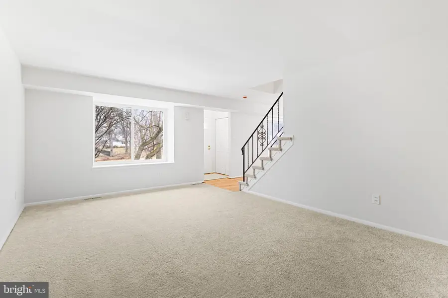 22 Fitzwatertown Rd #unit C-8, Willow Grove, PA 19090 - #3