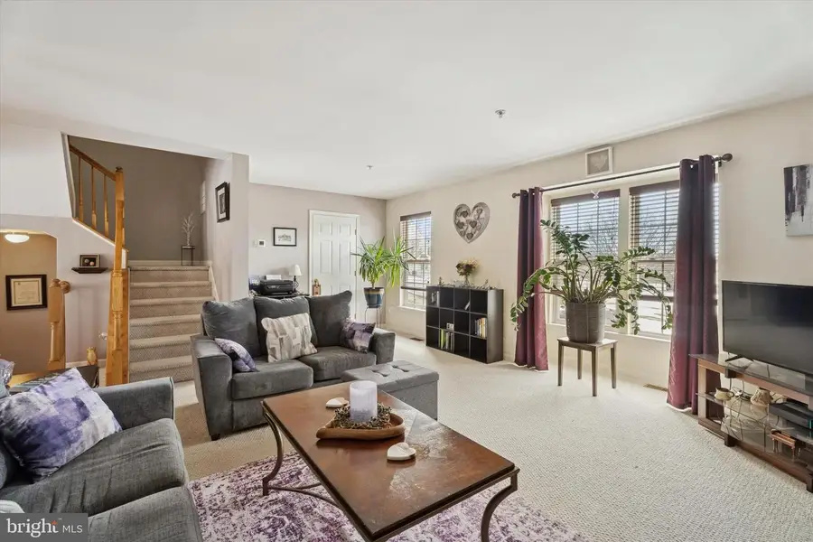 5 Creekside Dr, Pottstown, PA 19464 - #2