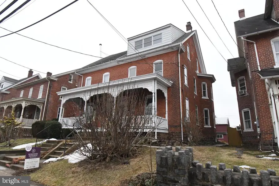 54 W Chestnut St, Souderton, PA 18964 - #3