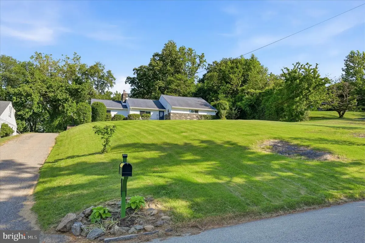 1229 Greentree Ln, Penn Valley, PA 19072 - #1