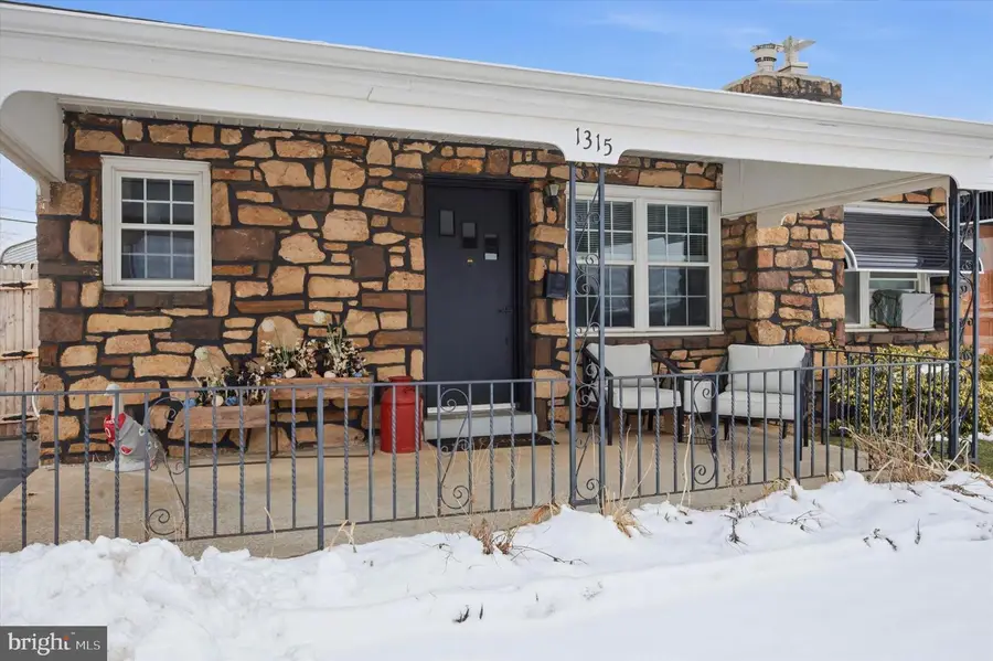 1315 Hillcrest Rd, Conshohocken, PA 19428 - #3