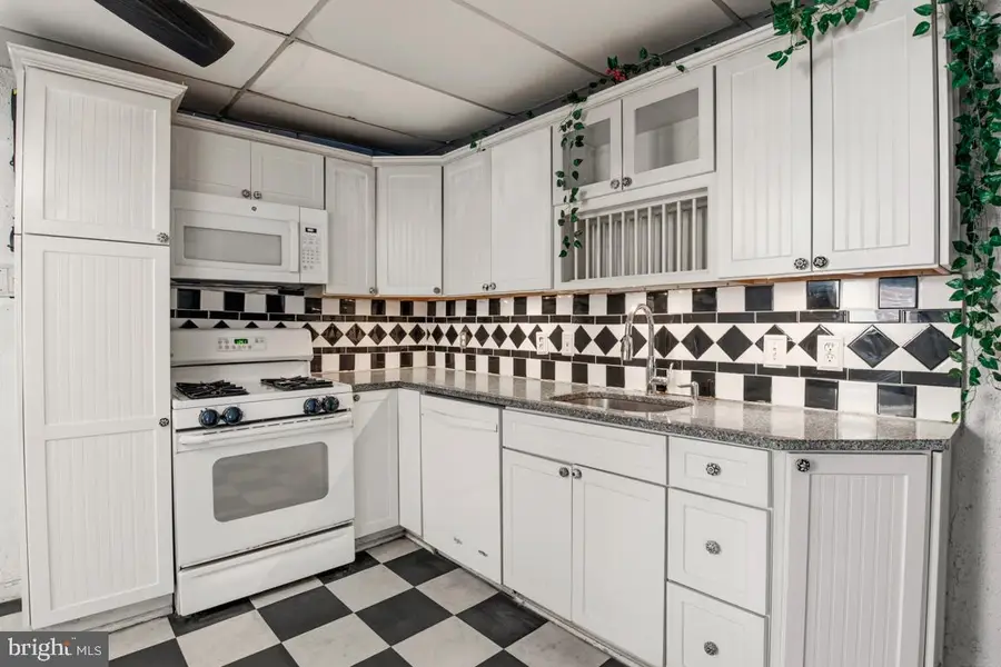 30 W 6th St, Lansdale, PA 19446 - #3