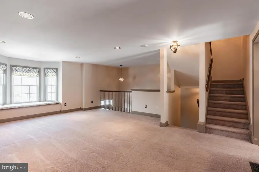 70 Hunt Club Dr, Collegeville, PA 19426 - #2