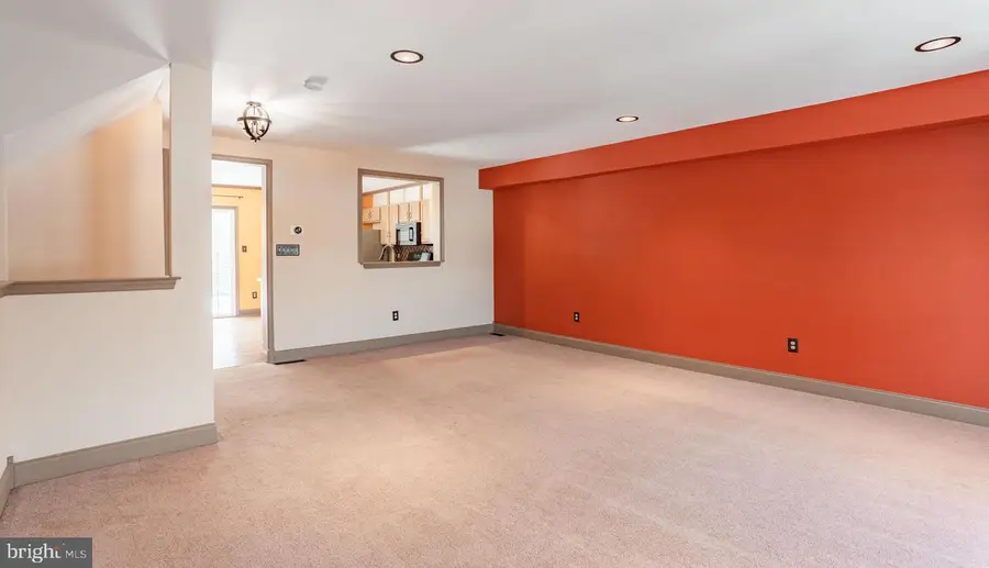 70 Hunt Club Dr, Collegeville, PA 19426 - #3