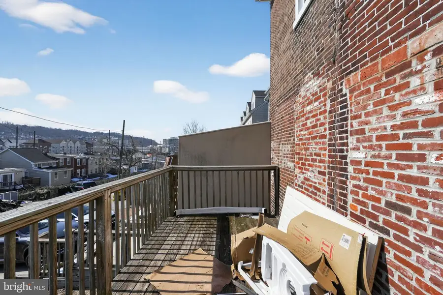 389 E Hector St, Conshohocken, PA 19428 - #3