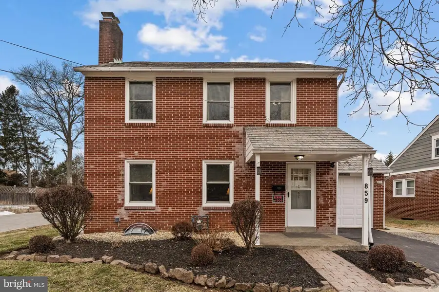 859 Walnut St, Royersford, PA 19468 - #2