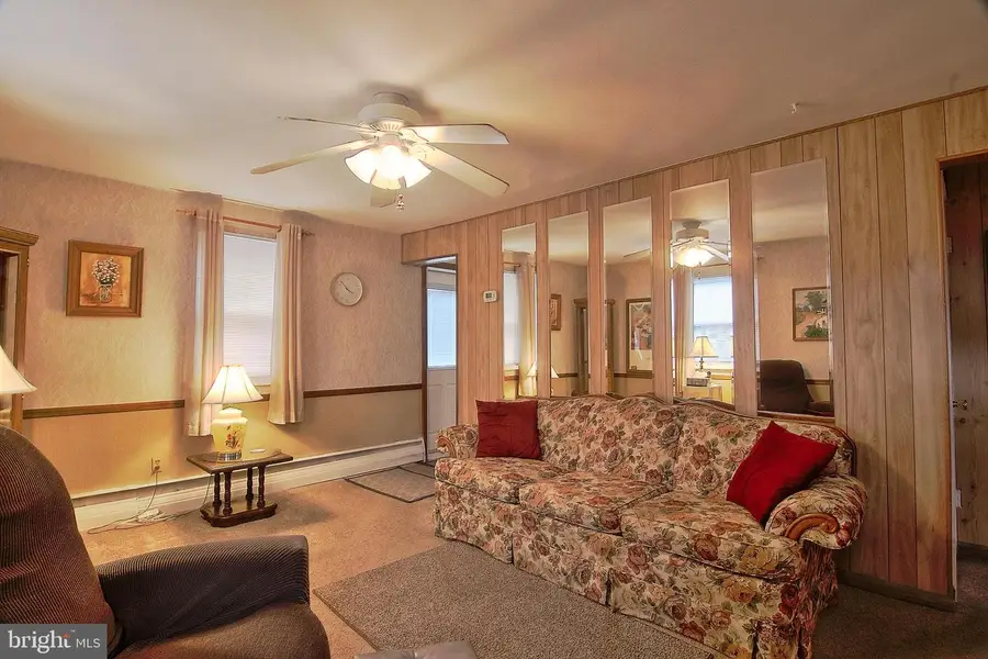 220 Wilson St, Pottstown, PA 19464 - #2