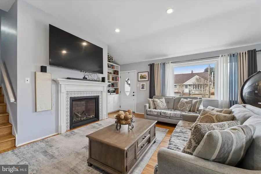 267 Perry St, Elkins Park, PA 19027 - #2