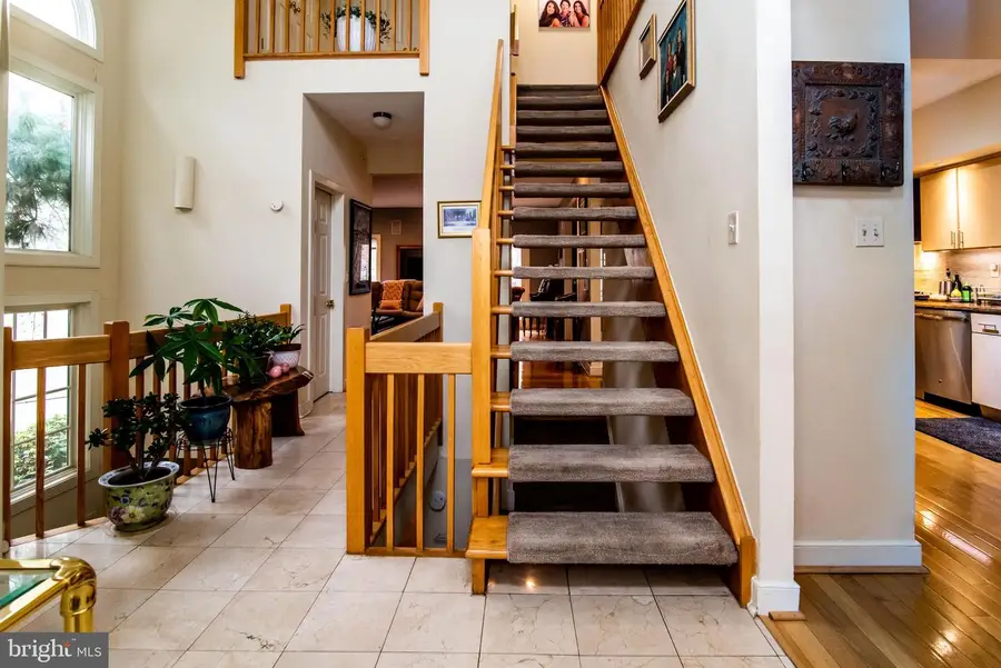 336 Overlook Ln, Conshohocken, PA 19428 - #2