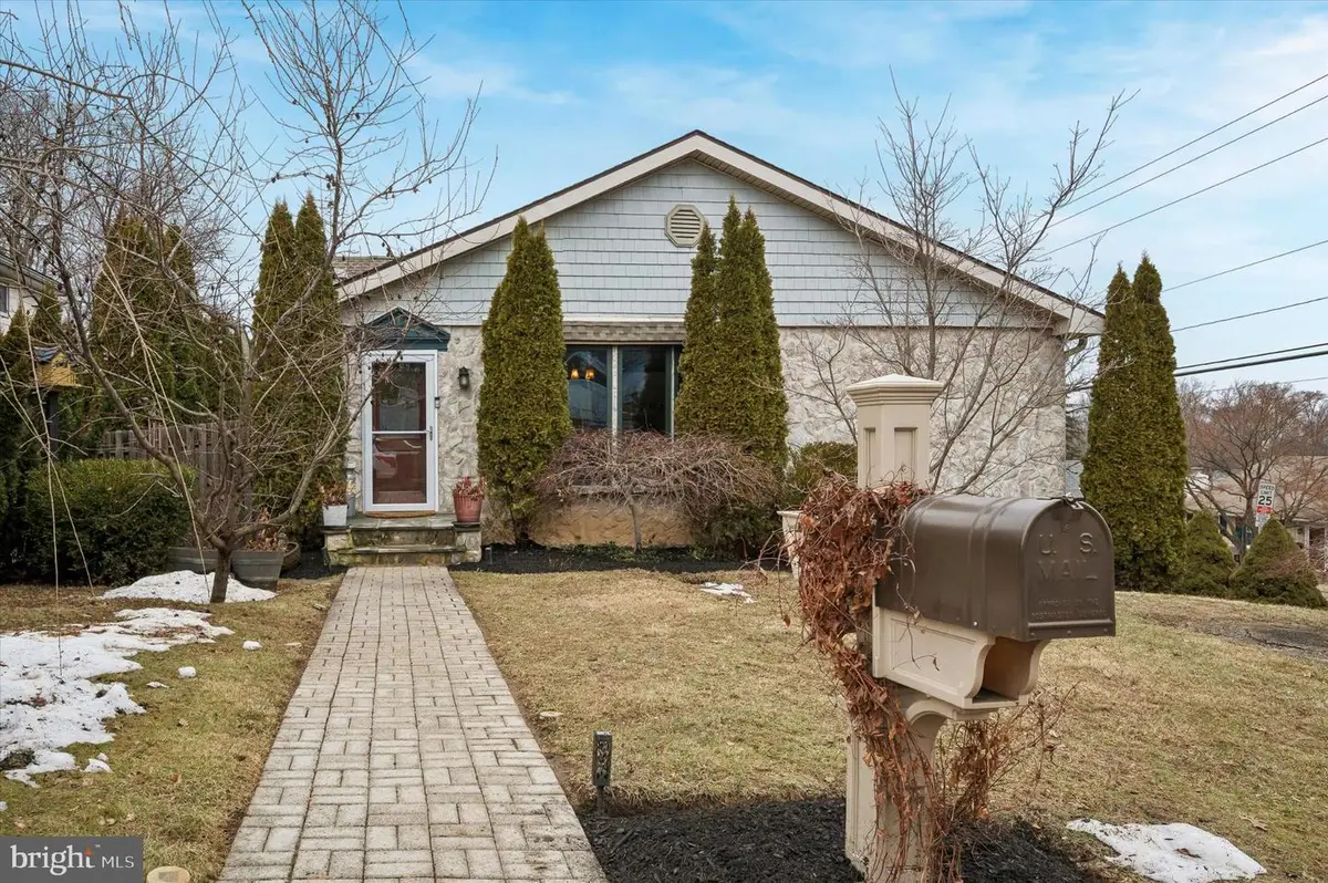 906 Division Ave, Willow Grove, PA 19090 - #1