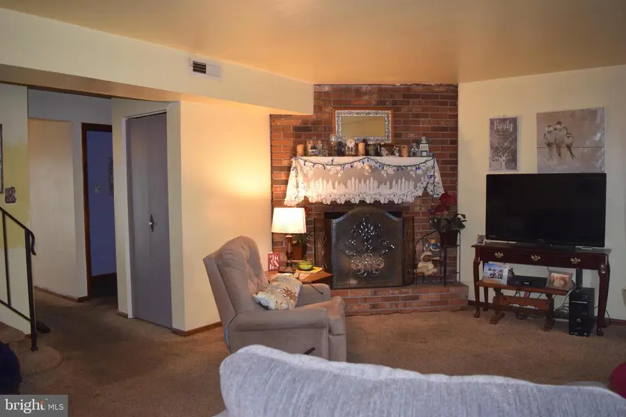 72 Salem Rd, Schwenksville, PA 19473 - #2