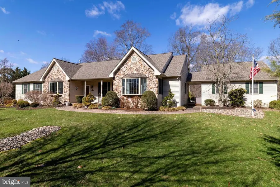 675 Forest Creek Dr, Ambler, PA 19002 - #2