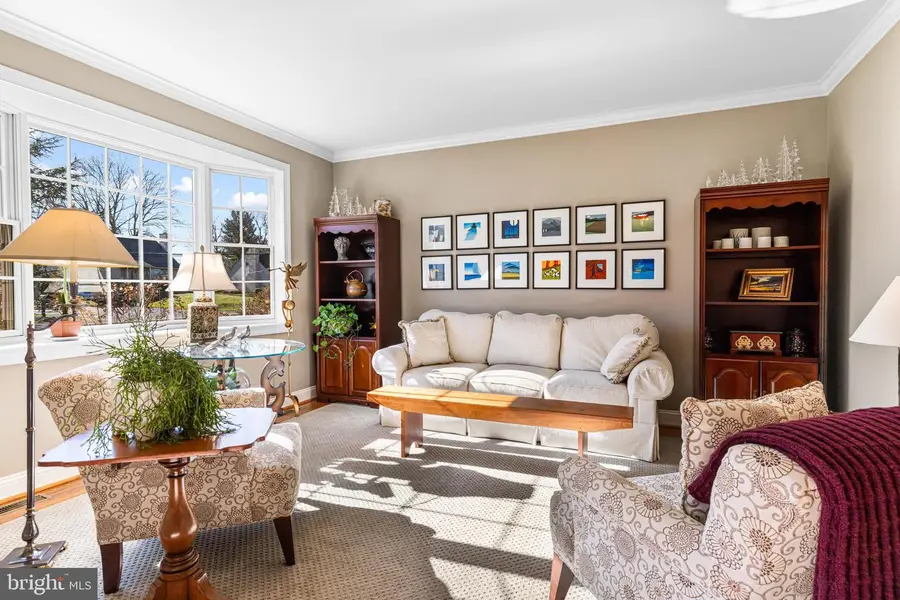 675 Forest Creek Dr, Ambler, PA 19002 - #3