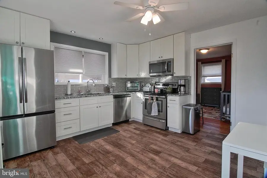 203 Lemon St, Pottstown, PA 19464 - #3