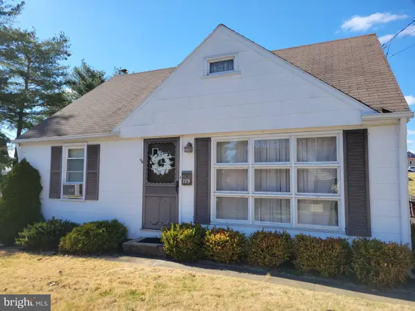 789 Logan St, POTTSTOWN, PA 19464