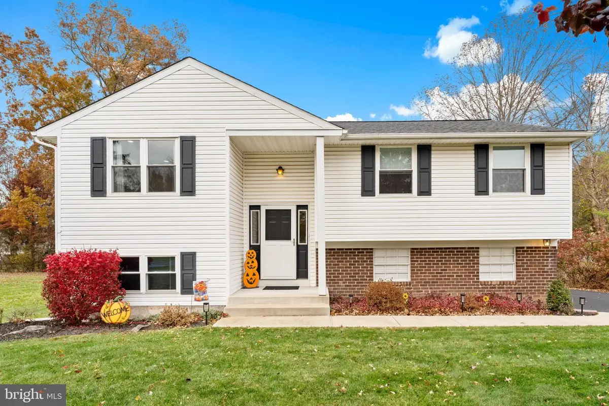 106 Hawthorne Dr, North Wales, PA 19454 - #1