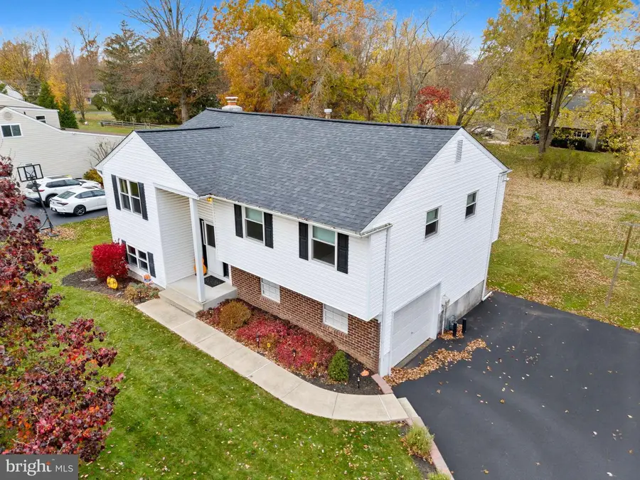 106 Hawthorne Dr, North Wales, PA 19454 - #3