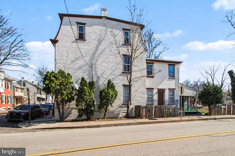 2 Walnut St, Pottstown, PA 19464 - #2