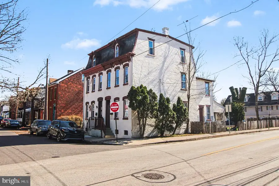 2 Walnut St, Pottstown, PA 19464 - #3