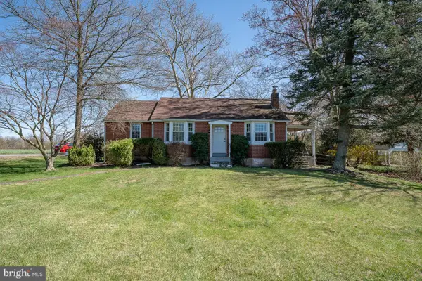 86 E 3rd Ave, TRAPPE, PA 19426