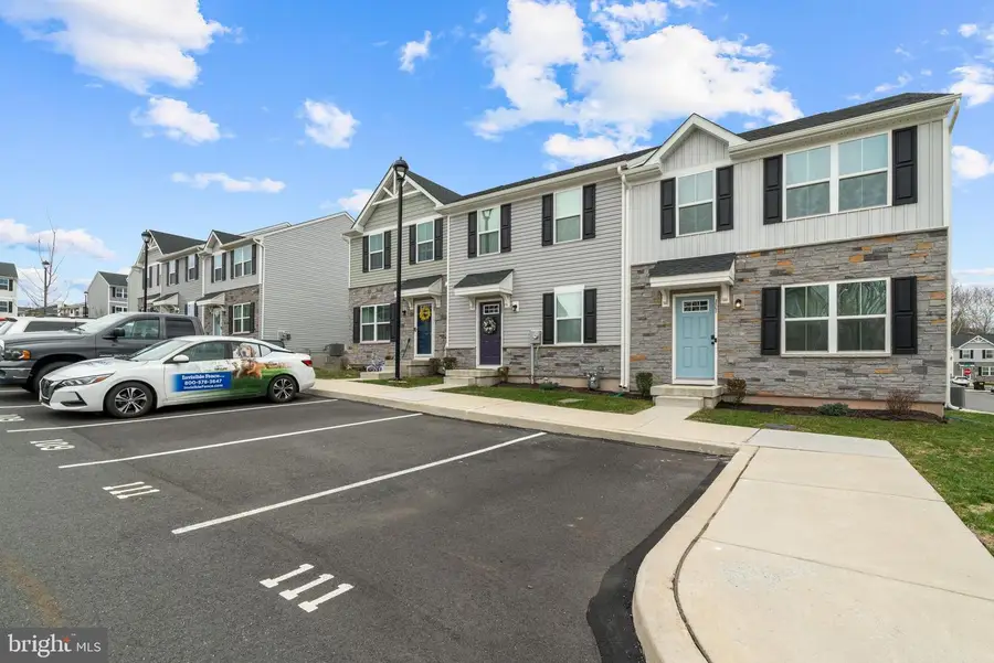 111 Drawbridge Ave, Pottstown, PA 19464 - #2