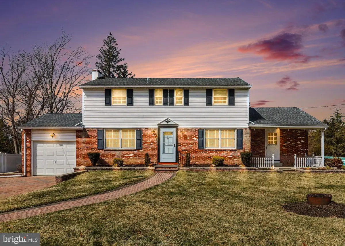 308 Willowbrook Rd, Horsham, PA 19044 - #1