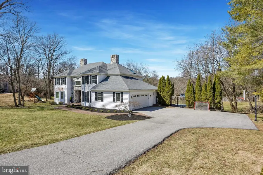 872 Roscommon Rd, Bryn Mawr, PA 19010 - #2