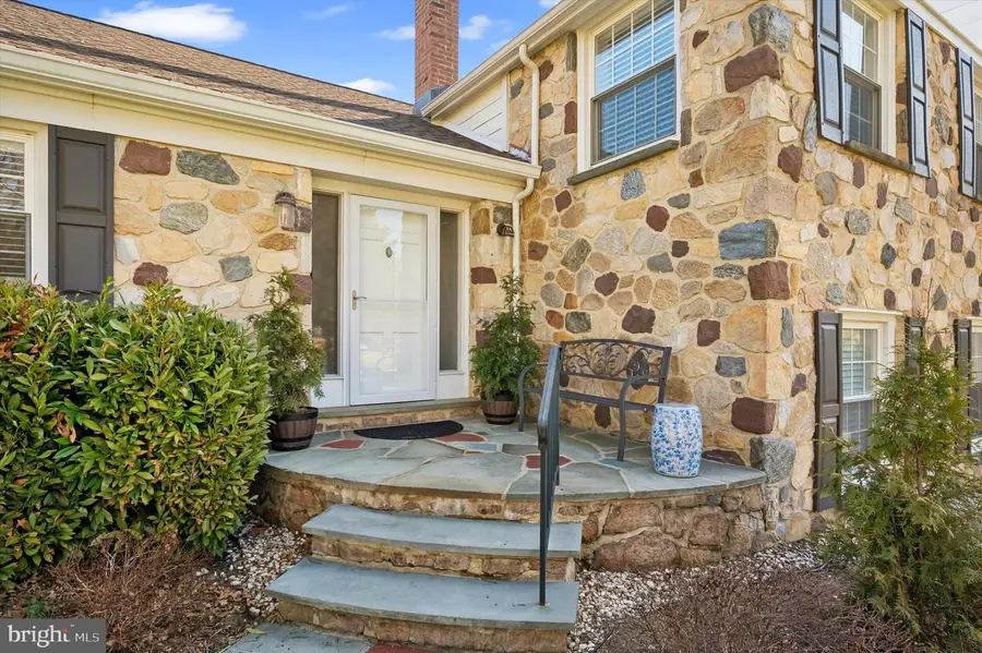 1721 Sherwood Cir, Villanova, PA 19085 - #2