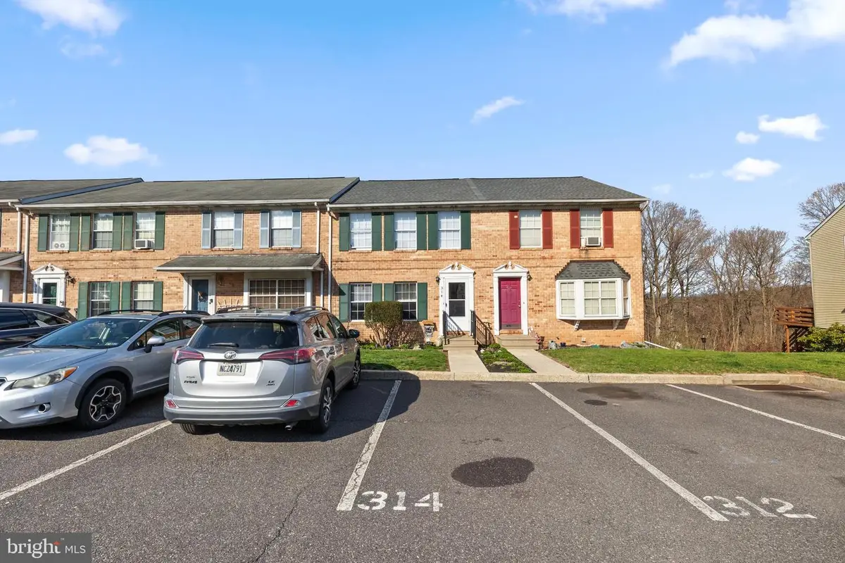 314 Lexington Rd, Schwenksville, PA 19473 - #1