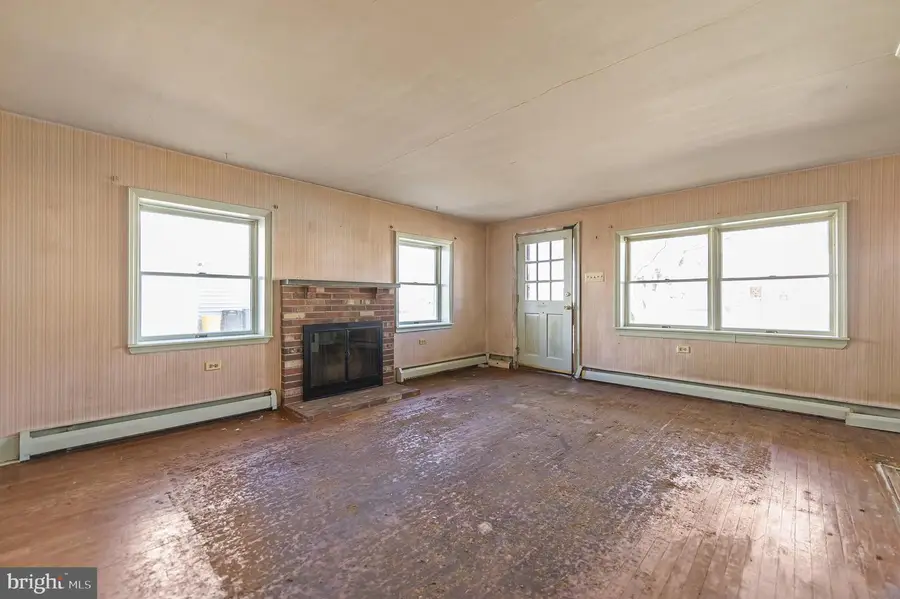 302 Garth Rd, Oreland, PA 19075 - #3