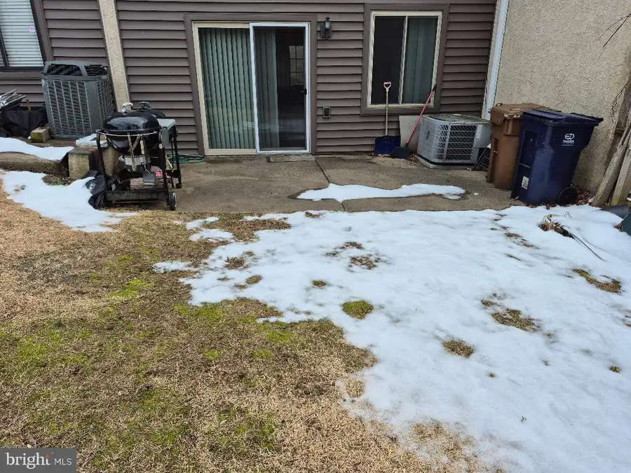 401 Woodside Cir, Dresher, PA 19025 - #2