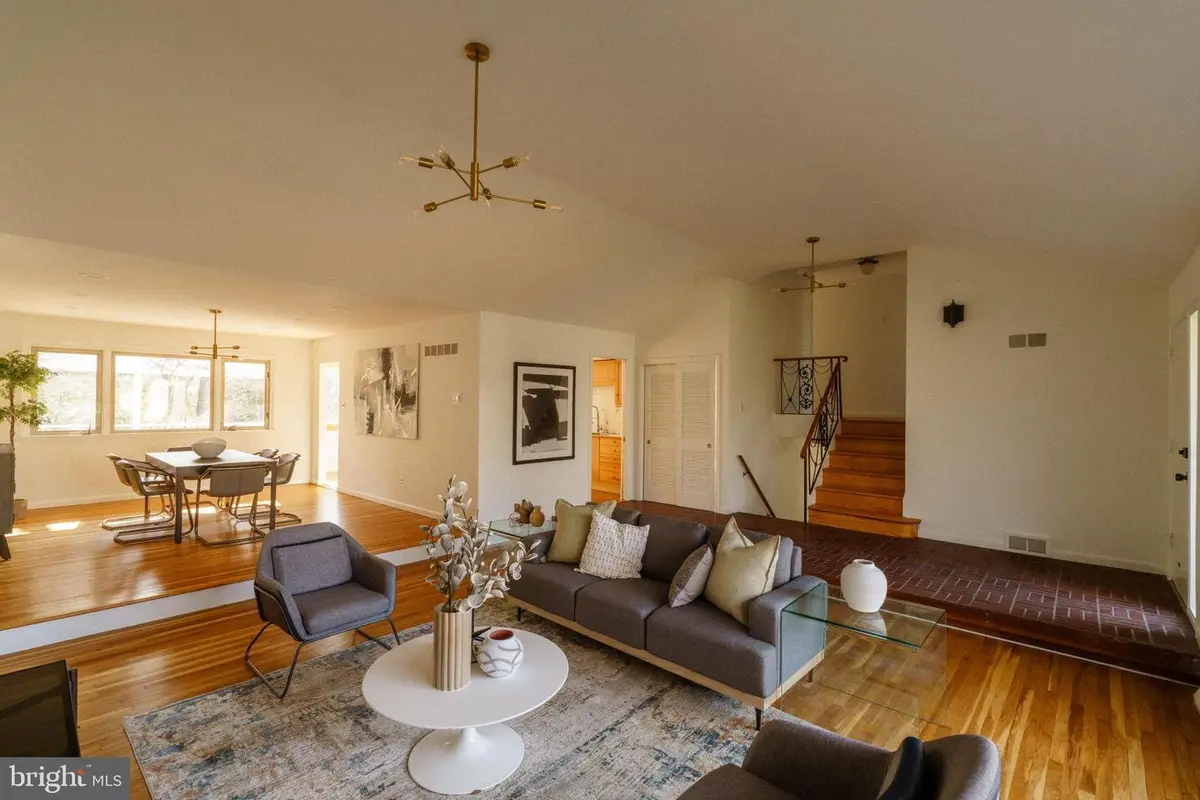 7913 Louise Ln, Glenside, PA 19038 - #1