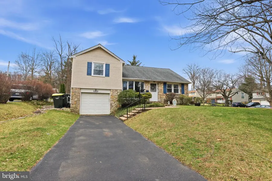 401 Red Barn Rd, Willow Grove, PA 19090 - #2