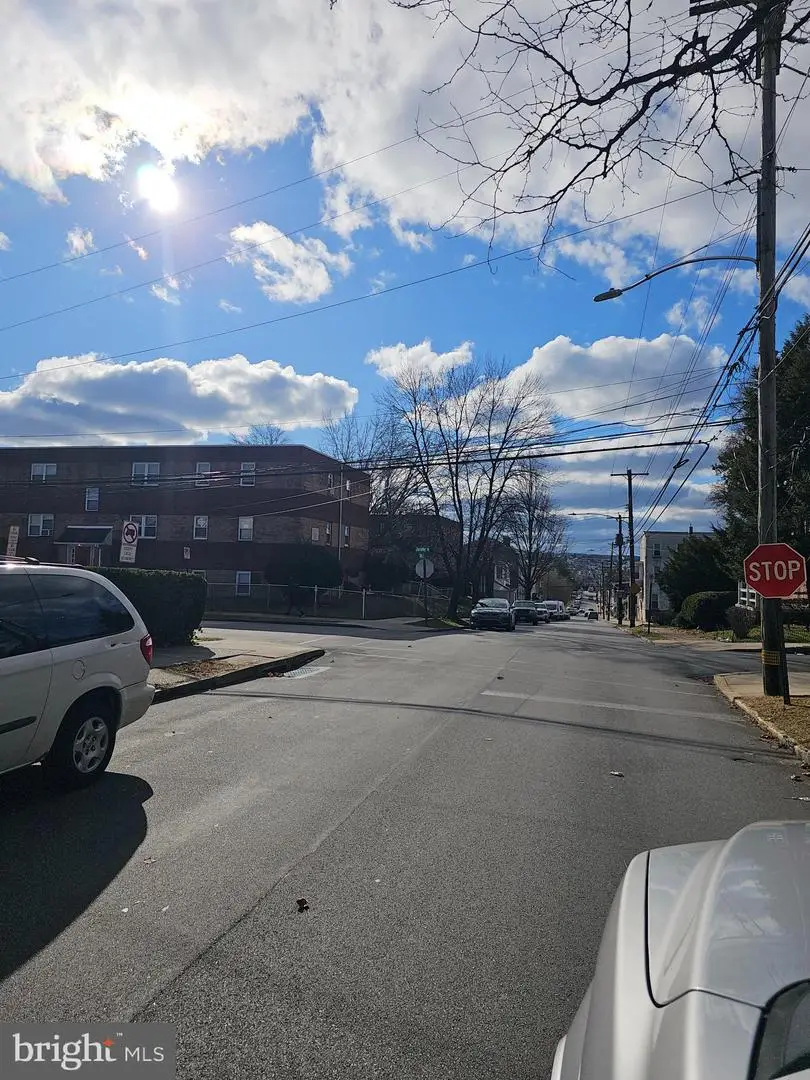902 Arch St, Norristown, PA 19401 - #2