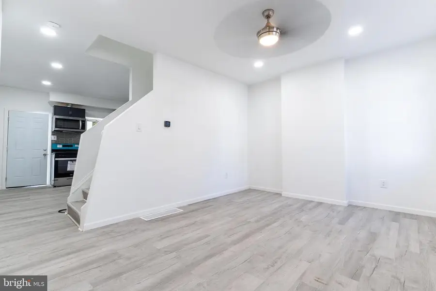 12 W 4th St, Pottstown, PA 19464 - #3