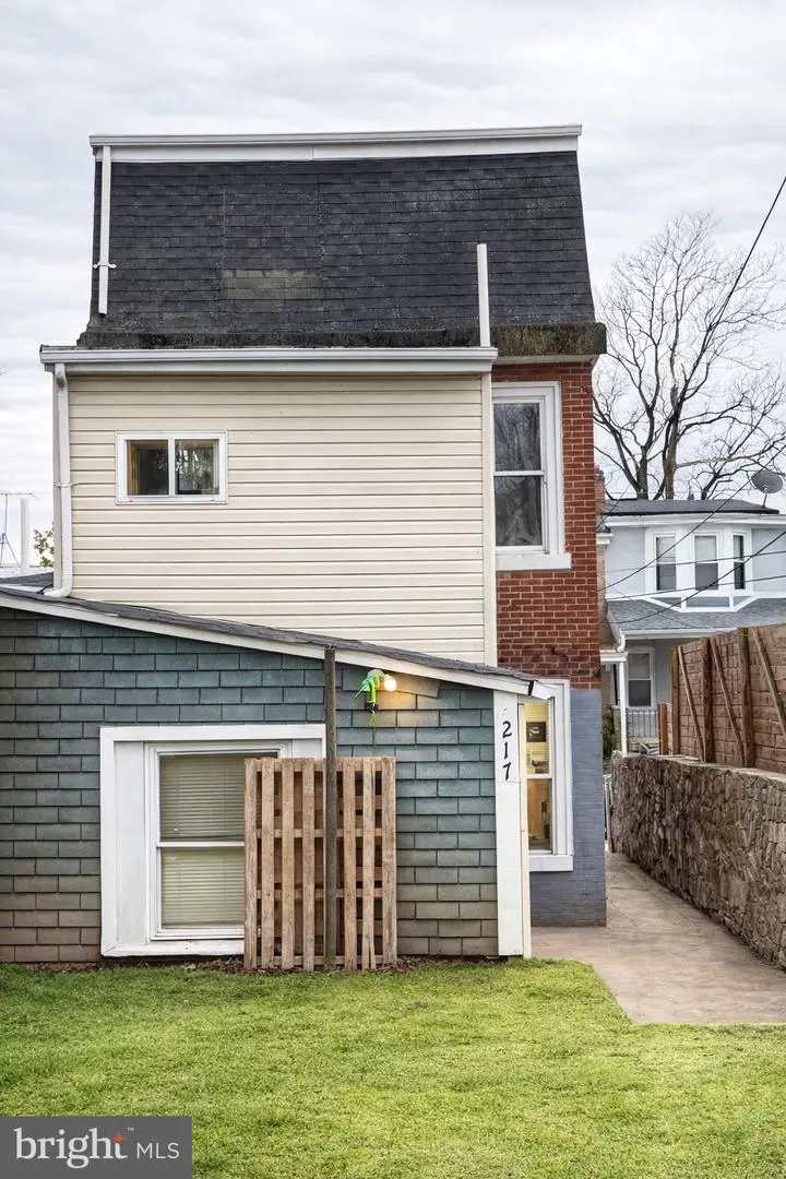 217 E Chestnut St, Norristown, PA 19401 - #2