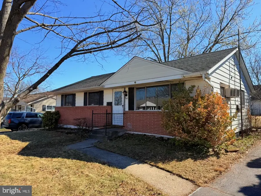 1062 Hale St, Pottstown, PA 19464 - #2