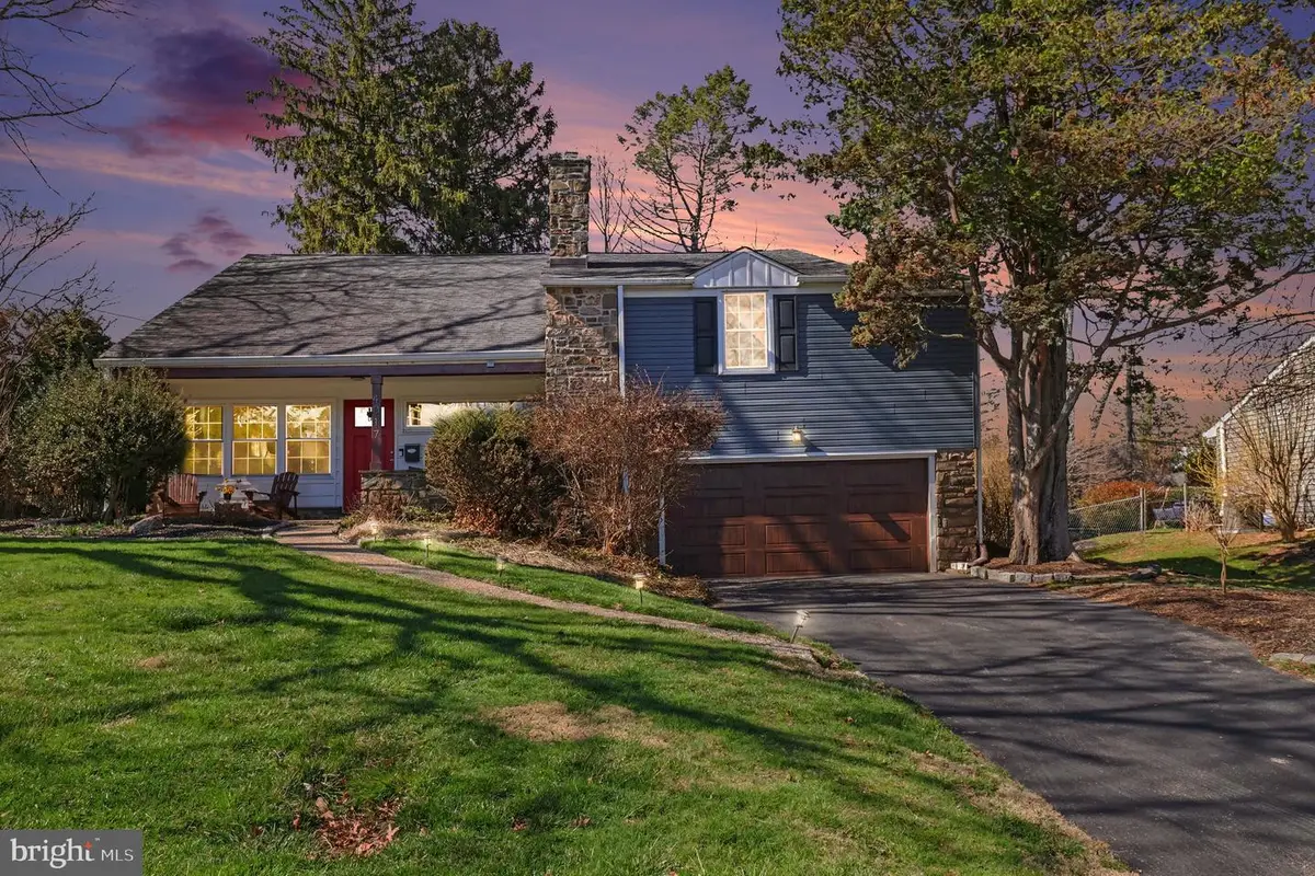 4017 Crescent Ave, Lafayette Hill, PA 19444 - #1