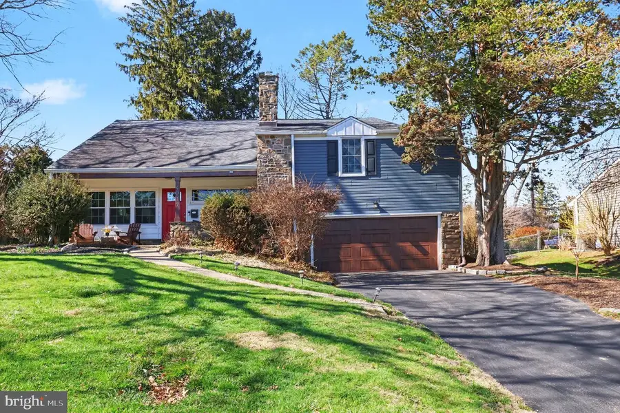 4017 Crescent Ave, Lafayette Hill, PA 19444 - #2