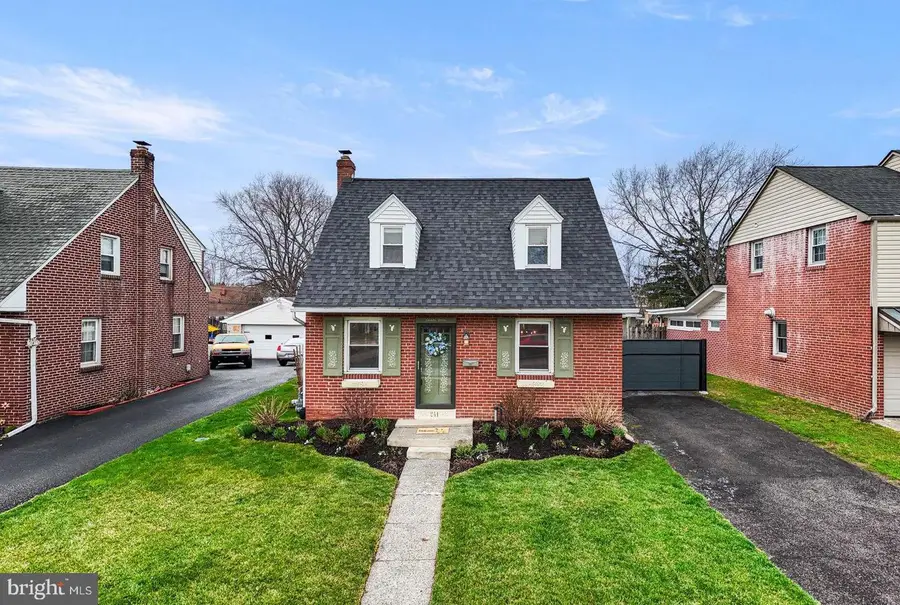 241 W King St, Pottstown, PA 19464 - #2