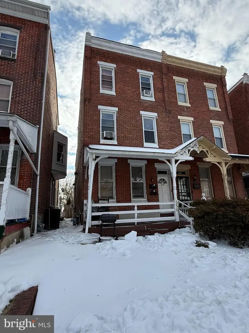 558 Stanbridge St, Norristown, PA 19401 - #1