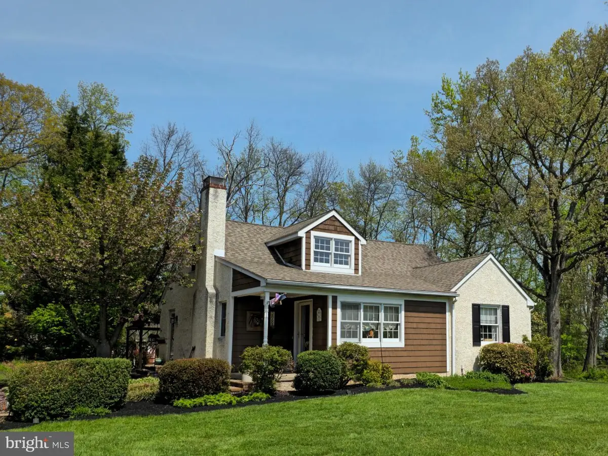 3869 Mill Rd, Collegeville, PA 19426 - #1