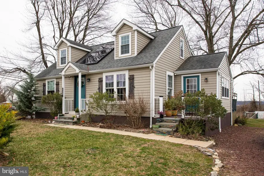 1720 Farmington Ave, Pottstown, PA 19464 - #2