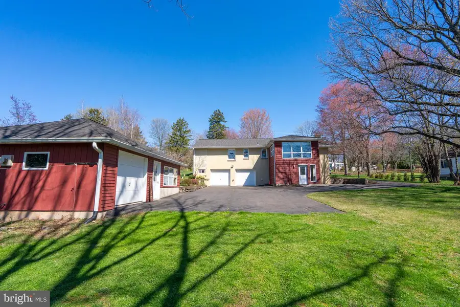 1043 Davis Grove Rd, Ambler, PA 19002 - #2