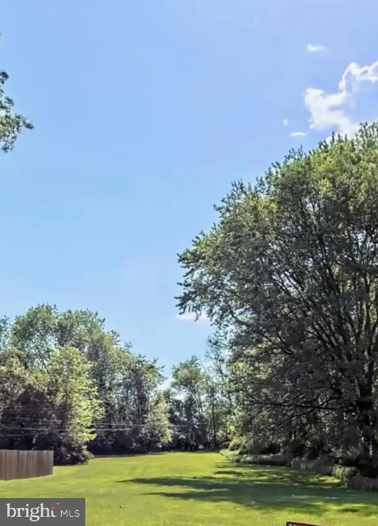 560 Barbara Dr, Norristown, PA 19403 - #3