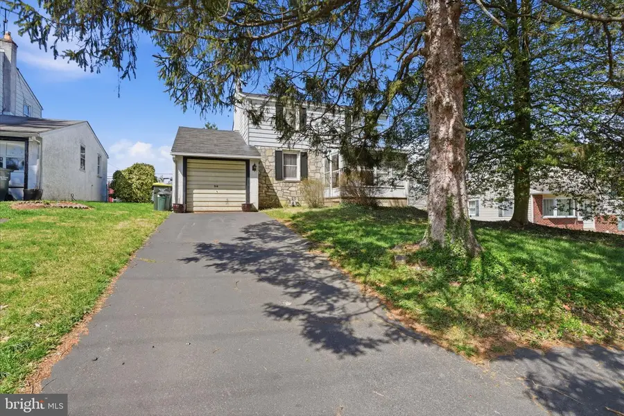 514 Fitzwatertown Rd, Willow Grove, PA 19090 - #2