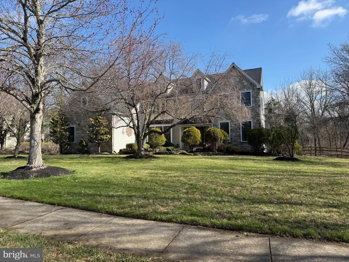 118 Davis Dr, North Wales, PA 19454 - #1